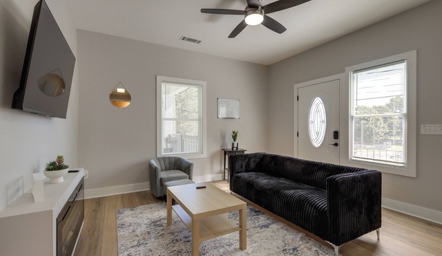 Pet-Friendly ATL Hub - 9 Mi to Downtown