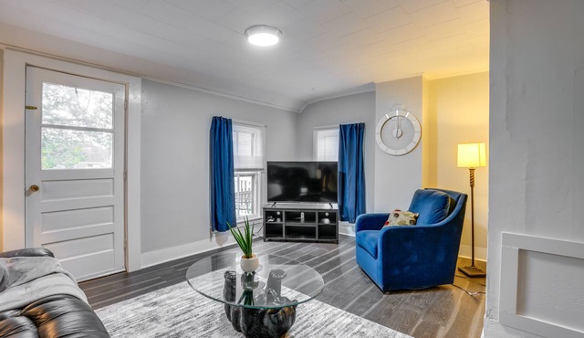 Pet-Friendly Auburn Apartment w/Balcony!