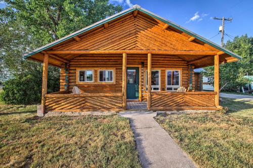 Pet-Friendly Augusta Cabin - Walk to Main Street!