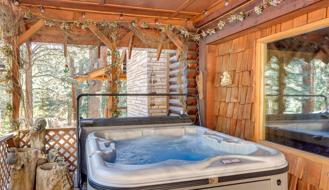 Pet-Friendly Bayfield Cabin w/Game Room & Hot Tub