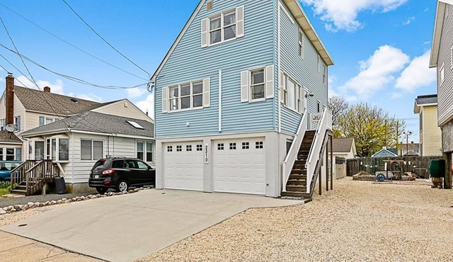 Pet friendly. Bayside. Ship Bottom. Beach Badges. WIFI. High speed internet.