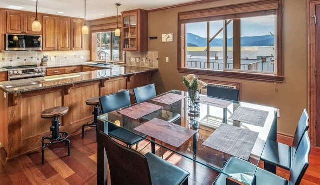 Pet Friendly Bayview Condo | Stay monthly & longer