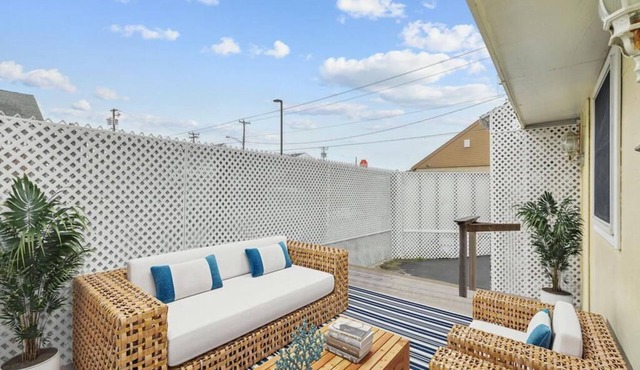Pet Friendly Beach Cottage, Less than a Block From the Beach and Promenade!