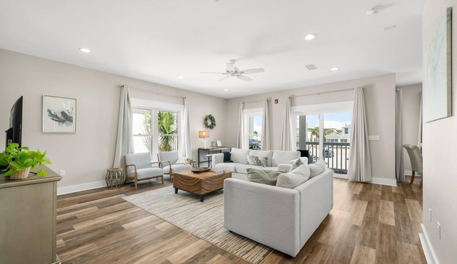 Pet Friendly Beach House - Marina View