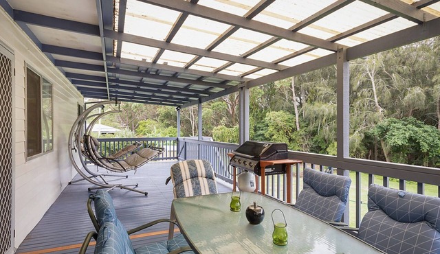 Pet-friendly Beach House @ Kianga