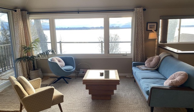 Pet Friendly Beach House with Bunkie Bar & Hot Tub