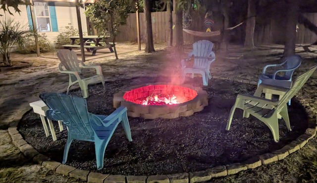 Pet friendly beautiful home w private backyard. Near many amenities & the beach!