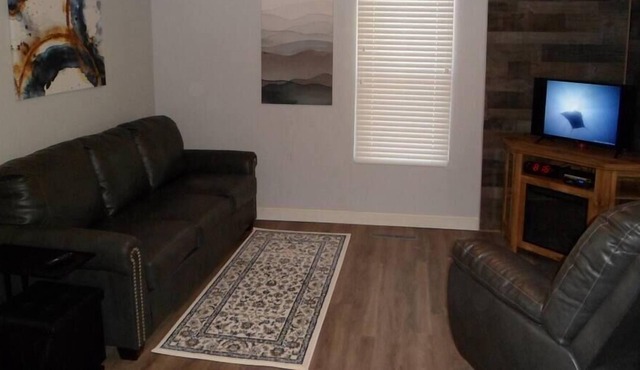 Pet Friendly, Beautiful, Cozy Executive Rental