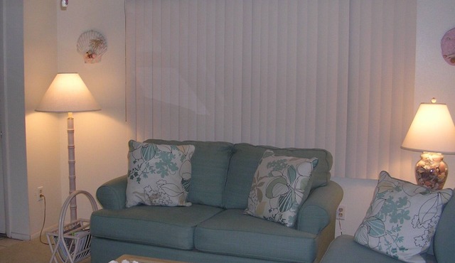 Pet Friendly Beautifully Decorated Home Min rental in Season