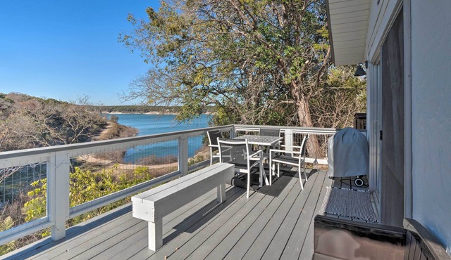 Pet-Friendly Belton Lake Studio w/ Deck & Kayaks!