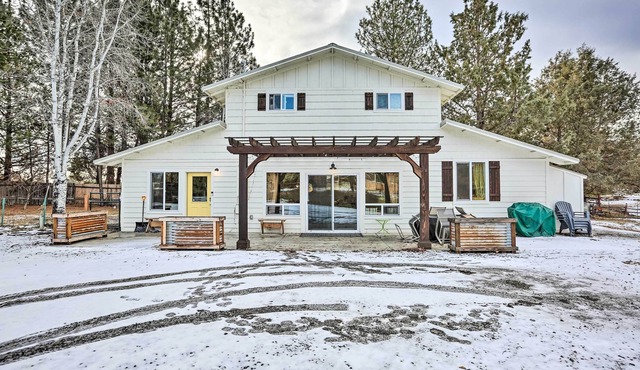 Pet-Friendly Bend Vacation Rental w/ Yard!