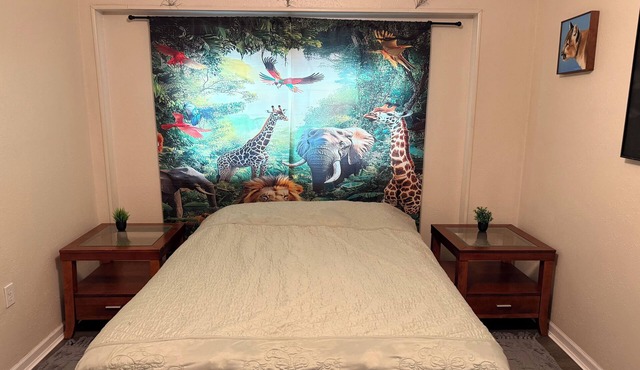 Pet friendly, Big Backyard for Kids or Pets, 20 minutes to Playalinda Beach!