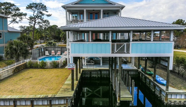 Pet Friendly, Boaters Paradise, 2 Boat Slips, Covered Outdoor Kitchen & Pool