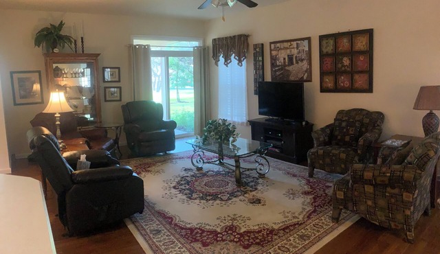 PET FRIENDLY! Book now to enjoy great TEXAS SPRING Weather!