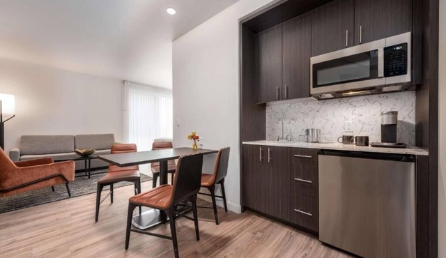 Pet-Friendly Boutique Stay Near Riverfront Park & Salem Attractions l 2 Rooms