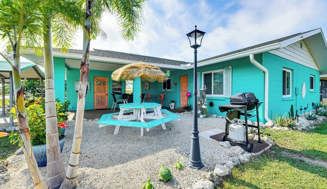 Pet-Friendly Bradenton Home 1.5 Mi to Cortez Beach