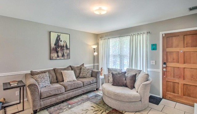 Pet-Friendly Brunswick Retreat with Gas Grill!