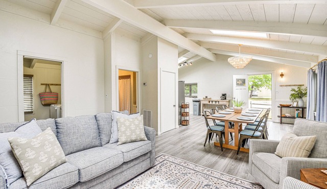 Pet-Friendly Buxton Home w/Balcony, 2 Mi to Beach