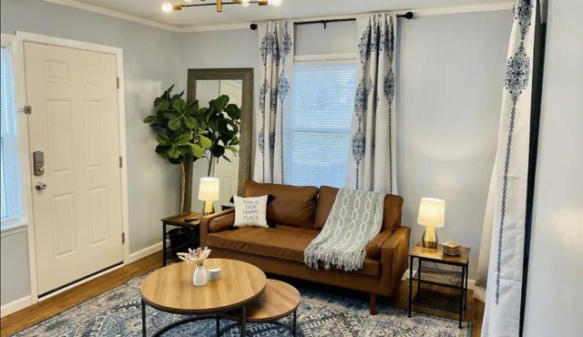 Pet Friendly-By Expo-5 Minutes to Downtown