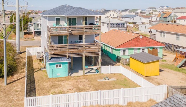 Pet-friendly centrally-located oceanside home in KDH!
