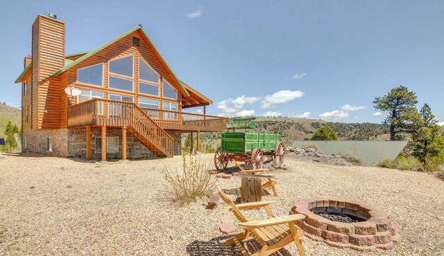 Pet-Friendly Cabin < 1 Mi to Panguitch Lake!