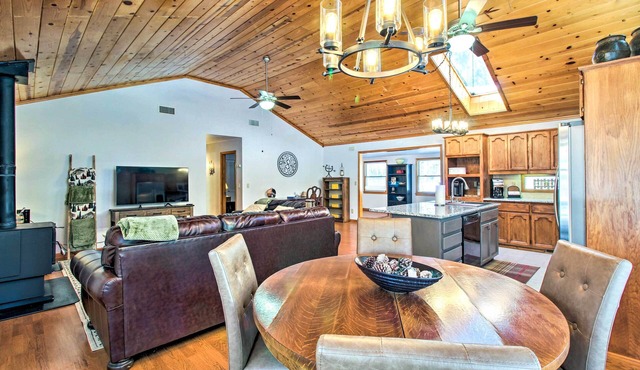 Pet-friendly Cabin in Pinetop-lakeside!