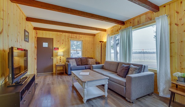 Pet-Friendly Cabin Retreat: Wisconsin River Access