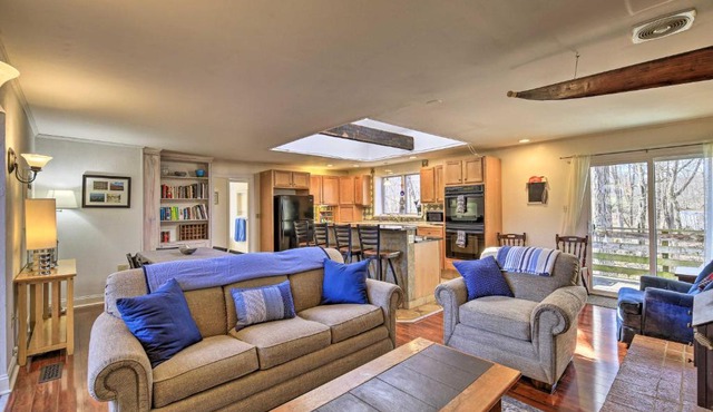 Pet-Friendly Cabin with Dock on Claytor Lake!