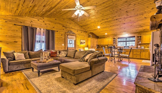 Pet-Friendly Cabot Cabin w/Fenced Yard!
