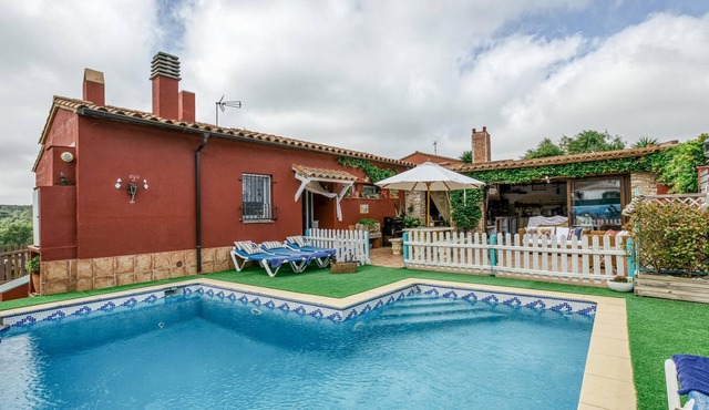Pet-Friendly 'Casa Cati' with Pool, Garden and Wi-Fi