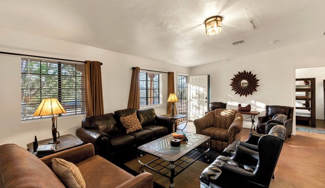 Pet-Friendly Casa Sol Relaxing Sonoran Desert Stay