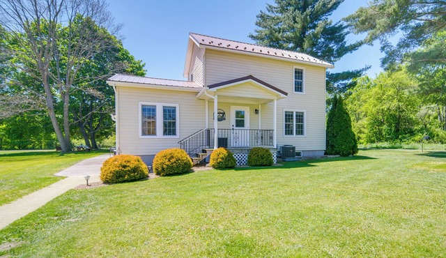 Pet-Friendly Centerville Home w/Fire Pit & Grill