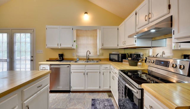 Pet Friendly Charming Cozy Greensboro Gem by RedAwning
