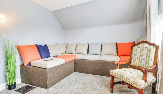 Pet-Friendly Cincinnati Apt: 5 Mi to Downtown!