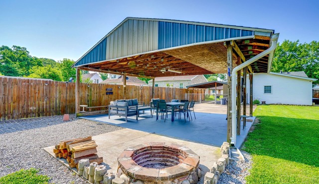 Pet-Friendly Clarksville Home w/Central A/C