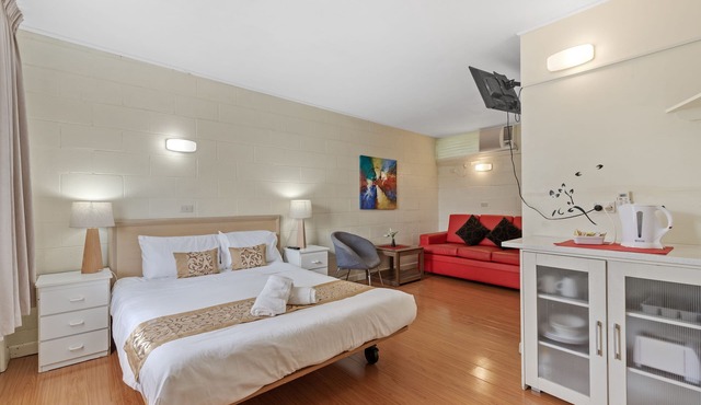 Pet friendly - Classic Country Motel Room near Murray, Wifi