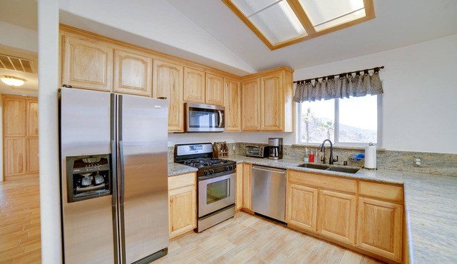 Pet-Friendly Clearlake Oaks Vacation Home w/Pool!