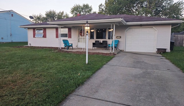 Pet Friendly, clean, 3-bedroom house in Austintown. Great, Quiet location!