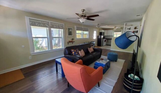 Pet friendly! Close to Temple hospitals.