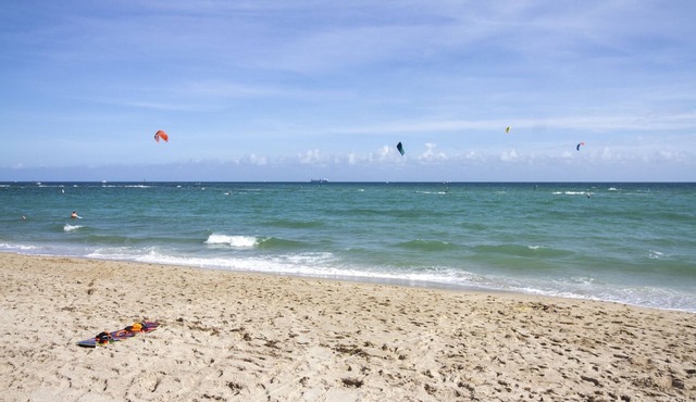 Pet-friendly coastal home w/private pool, AC, W/D, WiF, near attractions