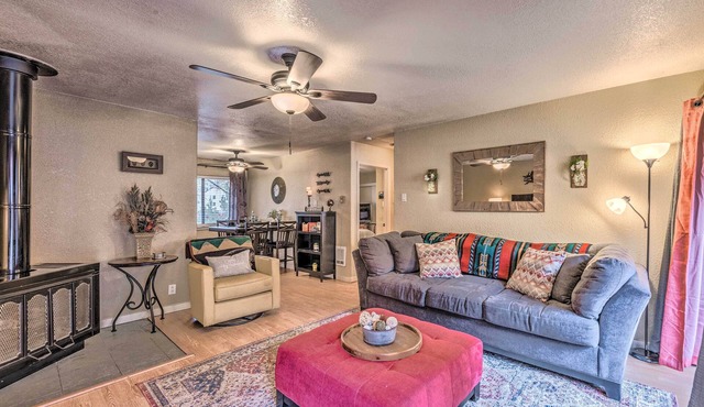 Pet-Friendly Condo - 2 Mi to Ruidoso Downs!