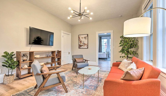 Pet-Friendly Condo w/Deck ~ 3 Mi to Dtwn!