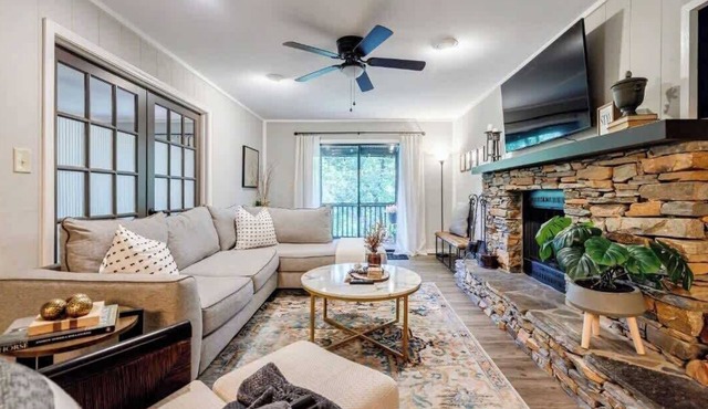 Pet Friendly Condo with Screened Deck & Fireplace