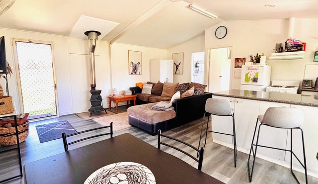 PET FRIENDLY COSY COTTAGE nFarm Stay near Benalla