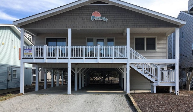 Pet Friendly Cottage On Sunset Beach. Spacious, Comfortable And Ideally Located!