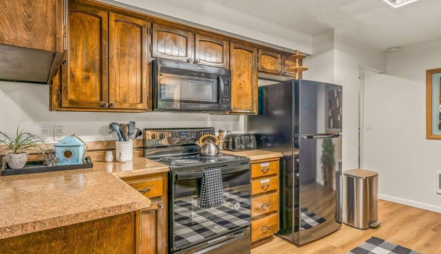 Pet-Friendly Cottage w/Big Covered Porch and BBQ