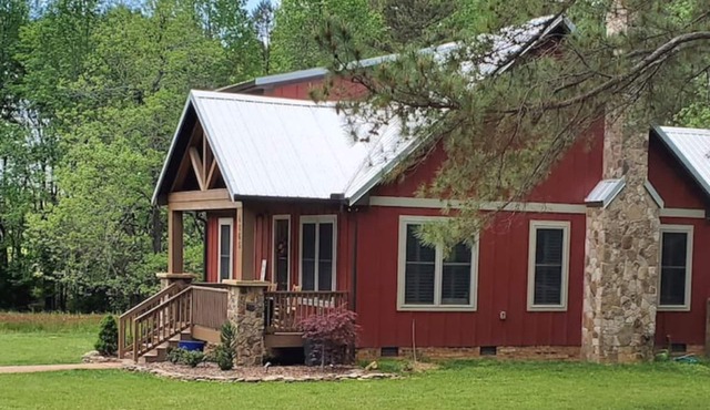 Pet Friendly Country Cottage Near NC Zoo