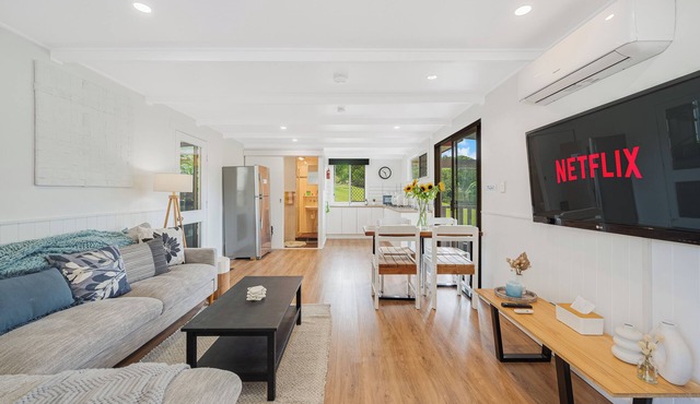 Pet friendly cozy cabin on acreage