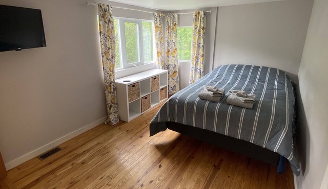 Pet Friendly Creekside Cabin at Darlington