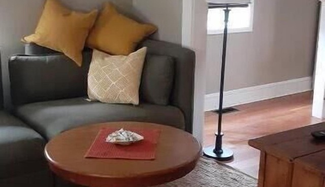 Pet Friendly Cute and Cozy in Sackville.